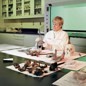 Kathy Reichs in lab