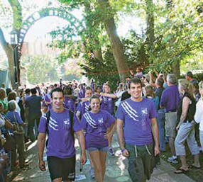 Northwestern students walking through the Arch