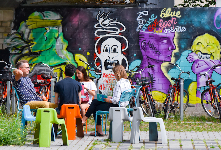 Students chat in Berlin