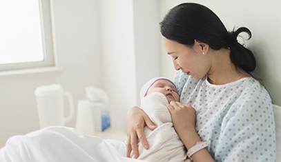 mother in hospital with newborn