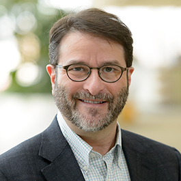 Headshot of Aaron Packman
