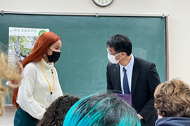 Gift exchange at Tajima High School in Minamiaizu