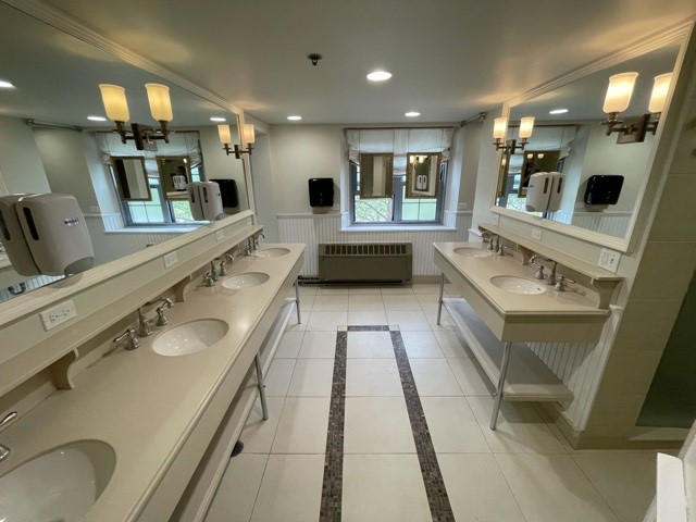 640 bathroom