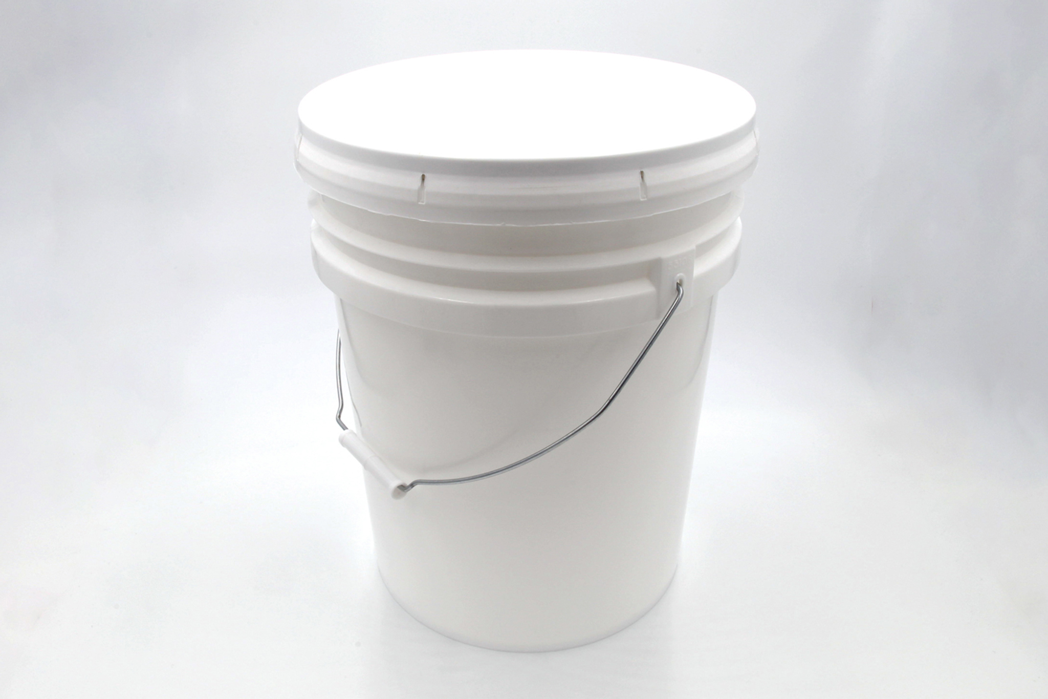 White 5 gallon pail