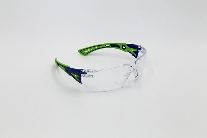 Safety glasses (Average to large size)