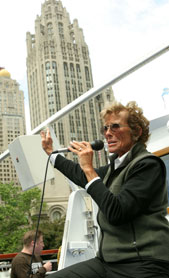 Joan Lindsay leads a tour on the Chicago River.