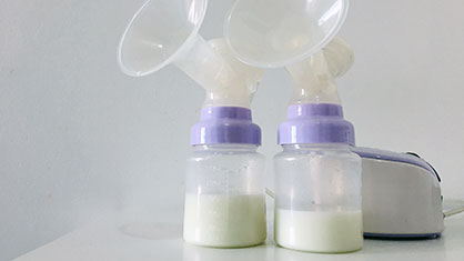 breast pumps with breast milk 